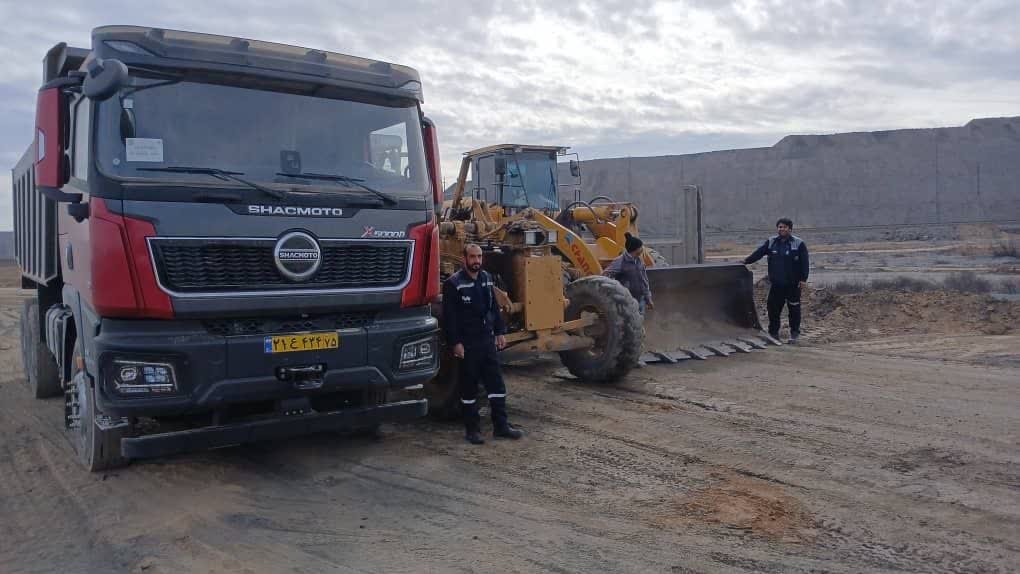 استقرار ناوگان سمنگان ترابر ایرانیان در مسیر گدار خانه‌سرخ در پی هشدار ستاد بحران سیرجان 